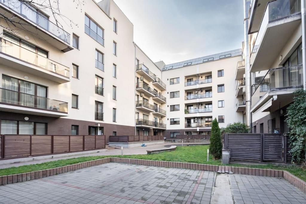 Vivando - Scandic Ap E - Parking Бухарест Экстерьер фото